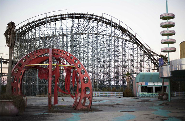 what amusement park was used in zombieland